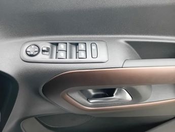 PEUGEOT e-Rifter 50kWh GT Long MPV 5dr Electric Auto (7.4kW Charger) (136 ps).*7 