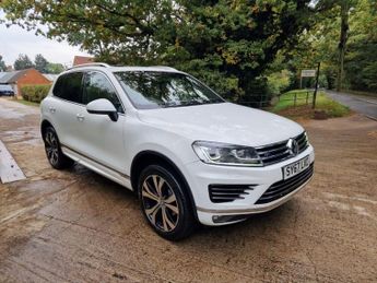 Volkswagen Touareg 3.0 TDI V6 R-Line SUV 5dr Diesel Tiptronic 4WD Euro 6 (s/s) (262