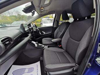 TOYOTA YARIS 1.5 VVT-h Design Hatchback 5dr Petrol Hybrid E-CVT Euro 6 (s/s) 