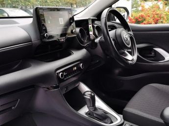 TOYOTA YARIS 1.5 VVT-h Design Hatchback 5dr Petrol Hybrid E-CVT Euro 6 (s/s) 