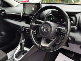 TOYOTA YARIS 1.5 VVT-h Design Hatchback 5dr Petrol Hybrid E-CVT Euro 6 (s/s)