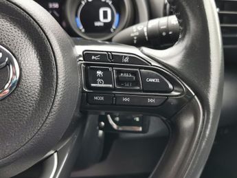 TOYOTA YARIS 1.5 VVT-h Design Hatchback 5dr Petrol Hybrid E-CVT Euro 6 (s/s)