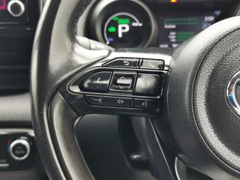 TOYOTA YARIS 1.5 VVT-h Design Hatchback 5dr Petrol Hybrid E-CVT Euro 6 (s/s) 