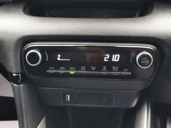 TOYOTA YARIS 1.5 VVT-h Design Hatchback 5dr Petrol Hybrid E-CVT Euro 6 (s/s) 