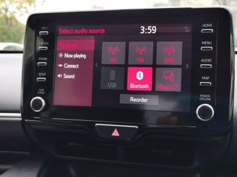 TOYOTA YARIS 1.5 VVT-h Design Hatchback 5dr Petrol Hybrid E-CVT Euro 6 (s/s)