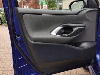 TOYOTA YARIS 1.5 VVT-h Design Hatchback 5dr Petrol Hybrid E-CVT Euro 6 (s/s) 