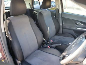 TOYOTA URBAN CRUISER 1.4 D-4D SUV 5dr Diesel Manual 4WD Euro 5 (90 ps)