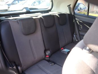 TOYOTA URBAN CRUISER 1.4 D-4D SUV 5dr Diesel Manual 4WD Euro 5 (90 ps)