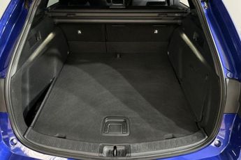 TOYOTA COROLLA 2.0 VVT-h Design Touring Sports 5dr Petrol Hybrid CVT Euro 6 (s/