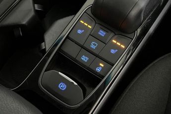 HYUNDAI IONIQ 38.3kWh Premium Hatchback 5dr Electric Auto (136 ps) 1 Owner / L