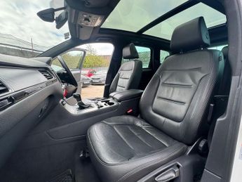 VOLKSWAGEN TOUAREG 3.0 TDI V6 BlueMotion Tech R-Line SUV 5dr Diesel Tiptronic 4WD E