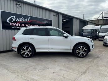 VOLKSWAGEN TOUAREG 3.0 TDI V6 BlueMotion Tech R-Line SUV 5dr Diesel Tiptronic 4WD E