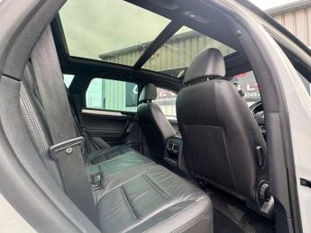 VOLKSWAGEN TOUAREG 3.0 TDI V6 BlueMotion Tech R-Line SUV 5dr Diesel Tiptronic 4WD E
