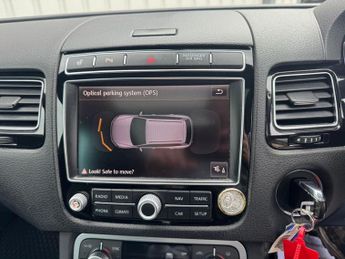 VOLKSWAGEN TOUAREG 3.0 TDI V6 BlueMotion Tech R-Line SUV 5dr Diesel Tiptronic 4WD E