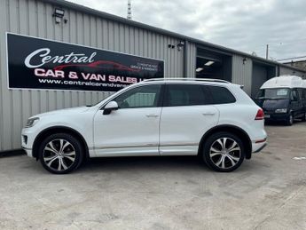 VOLKSWAGEN TOUAREG 3.0 TDI V6 BlueMotion Tech R-Line SUV 5dr Diesel Tiptronic 4WD E