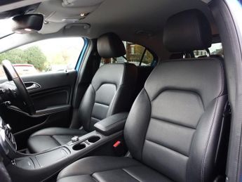 MERCEDES-BENZ A-CLASS 1.6 A180 Sport (Premium) Hatchback 5dr Petrol 7G-DCT Euro 6 (s/s