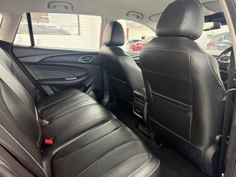 MG MG5 61.1kWh Exclusive Long Range Estate 5dr Electric Auto (156 ps)