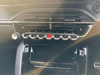 PEUGEOT E-208 50kWh GT Hatchback 5dr Electric Auto (136 ps)