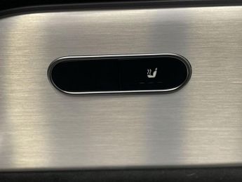 MERCEDES-BENZ EQA EQA 300 66.5kWh AMG Line SUV 5dr Electric Auto 4MATIC (228 ps)