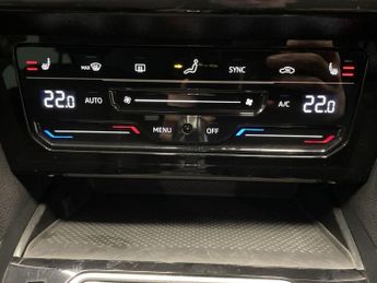 VOLKSWAGEN PASSAT 1.4 TSI 13kWh GTE Estate 5dr Petrol Plug-in Hybrid DSG Euro 6 (s