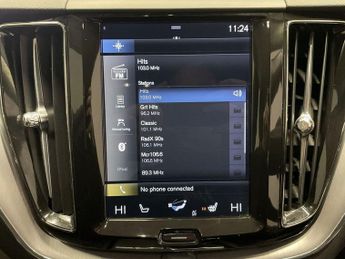 VOLVO XC60 2.0 T5 Momentum SUV 5dr Petrol Auto AWD Euro 6 (s/s) (250 ps)