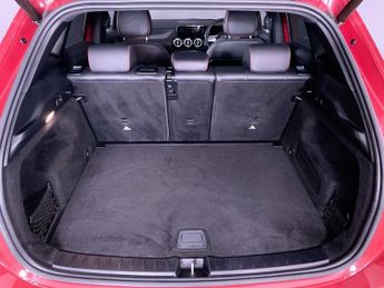 MERCEDES-BENZ GLA 2.0 GLA220d AMG Line (Premium) SUV 5dr Diesel 8G-DCT 4MATIC Euro