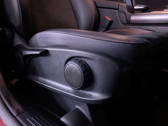 MERCEDES-BENZ GLA 2.0 GLA220d AMG Line (Premium) SUV 5dr Diesel 8G-DCT 4MATIC Euro