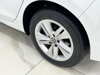 VOLKSWAGEN GOLF 2.0 TDI Life Hatchback 5dr Diesel Manual Euro 6 (s/s) (115 ps)