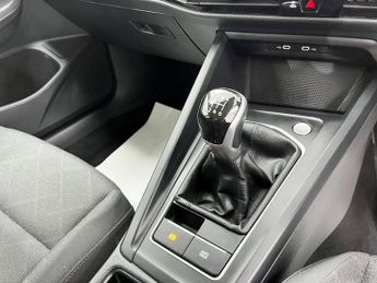 VOLKSWAGEN GOLF 2.0 TDI Life Hatchback 5dr Diesel Manual Euro 6 (s/s) (115 ps)