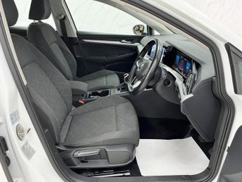 VOLKSWAGEN GOLF 2.0 TDI Life Hatchback 5dr Diesel Manual Euro 6 (s/s) (115 ps)