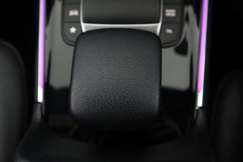 MERCEDES-BENZ GLA 1.3 GLA200 AMG Line (Premium) 7G-DCT Euro 6 (s/s) 5dr