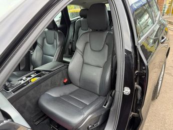 VOLVO XC60 2.0 D4 Momentum SUV 5dr Diesel Auto AWD Euro 6 (s/s) (190 ps)