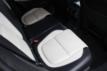 JAGUAR F-PACE 2.0 D180 R-Sport SUV 5dr Diesel Auto AWD Euro 6 (s/s) (180 ps)