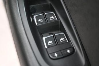 AUDI A6 AVANT 2.0 TDI S line Estate 5dr Diesel S Tronic quattro Euro 6 (s/s) (