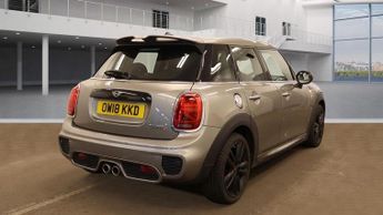 MINI HATCH 2.0 Cooper S Hatchback 5dr Petrol Steptronic Euro 6 (s/s) (192 p