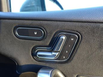 MERCEDES-BENZ A-CLASS 2.0 A250 AMG Line (Premium Plus) Hatchback 5dr Petrol 7G-DCT Eur