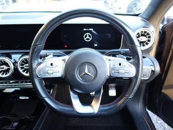 MERCEDES-BENZ A-CLASS 2.0 A250 AMG Line (Premium Plus) Hatchback 5dr Petrol 7G-DCT Eur