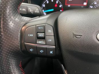 FORD FOCUS 1.0T EcoBoost MHEV ST-Line Hatchback 5dr Petrol Hybrid DCT Euro 