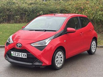 Toyota AYGO 1.0 VVT-i x-play Hatchback 5dr Petrol x-shift Euro 6 (71 ps)