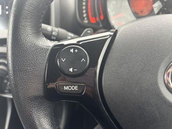 TOYOTA AYGO 1.0 VVT-i x-play Hatchback 5dr Petrol x-shift Euro 6 (71 ps)