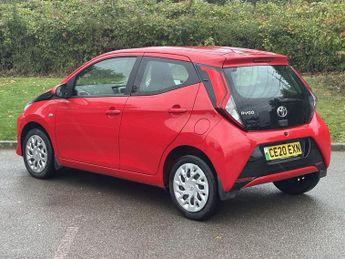 TOYOTA AYGO 1.0 VVT-i x-play Hatchback 5dr Petrol x-shift Euro 6 (71 ps)