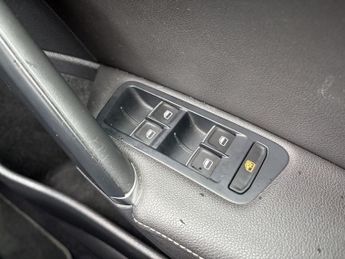 VOLKSWAGEN GOLF 2.0 TDI BlueMotion Tech GT Estate 5dr Diesel DSG Euro 5 (s/s) (1