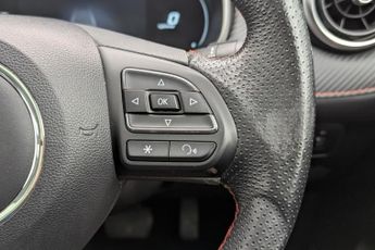 MG MG ZS 51.1kWh Trophy SUV 5dr Electric Auto (176 ps)