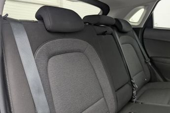 HYUNDAI KONA 39kWh Premium SUV 5dr Electric Auto (10.5kW Charger) (136 ps)