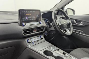 HYUNDAI KONA 39kWh Premium SUV 5dr Electric Auto (10.5kW Charger) (136 ps)
