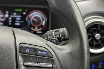 HYUNDAI KONA 39kWh Premium SUV 5dr Electric Auto (10.5kW Charger) (136 ps)