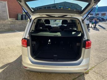 VOLKSWAGEN TOURAN 1.5 TSI EVO SE Family MPV 5dr Petrol DSG Euro 6 (s/s) (150 ps)