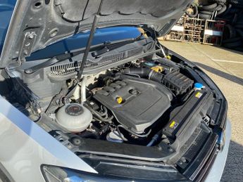 VOLKSWAGEN TOURAN 1.5 TSI EVO SE Family MPV 5dr Petrol DSG Euro 6 (s/s) (150 ps)