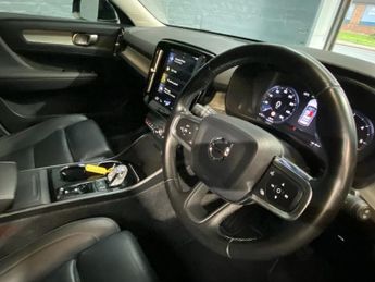 VOLVO XC40 2.0 D4 Inscription Pro SUV 5dr Diesel Auto AWD Euro 6 (s/s) (190