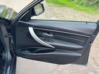 BMW 3 SERIES 2.0 320d M Sport Touring 5dr Diesel Auto Euro 5 (s/s) (184 ps)